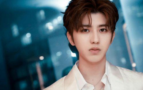 蔡徐坤吃瓜追星视频下载