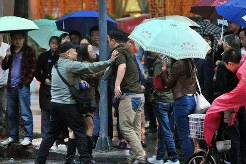 两岸民众吃瓜事件视频,一场引发热议的网络狂欢